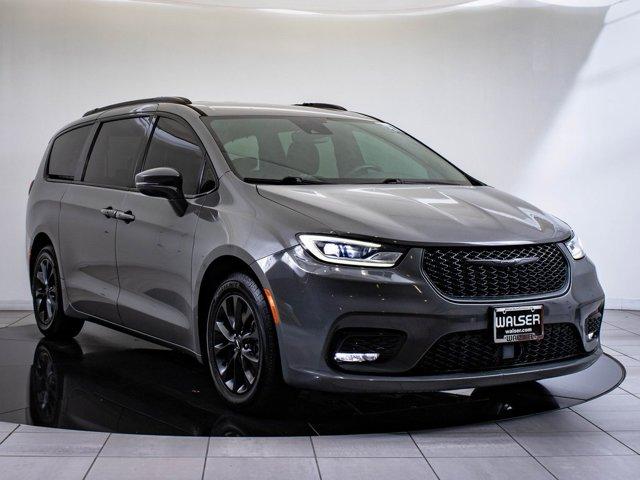 used 2021 Chrysler Pacifica car, priced at $28,598