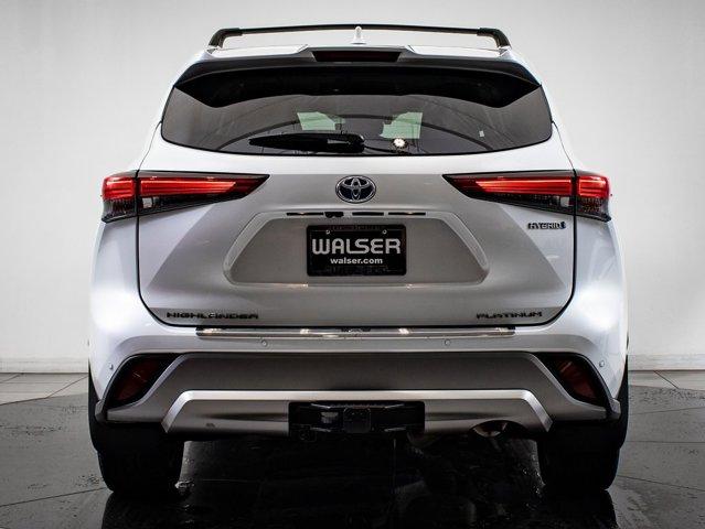 used 2022 Toyota Highlander Hybrid car, priced at $39,598