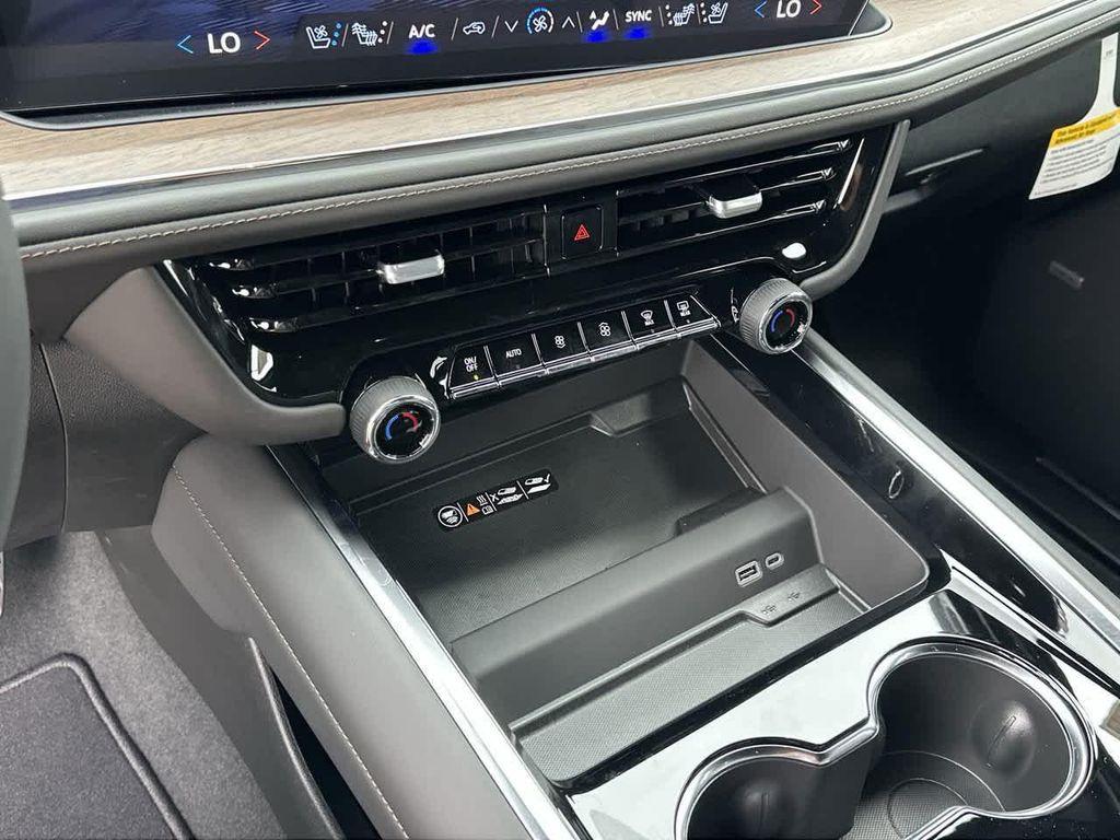 new 2025 Chevrolet Suburban car, priced at $88,674