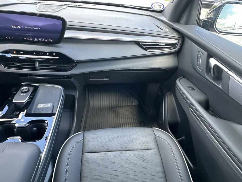 used 2025 Buick Enclave car, priced at $43,232