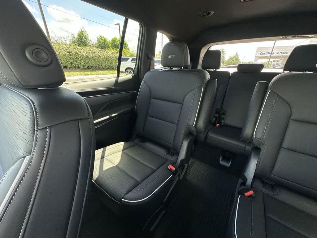 used 2025 Buick Enclave car, priced at $43,232