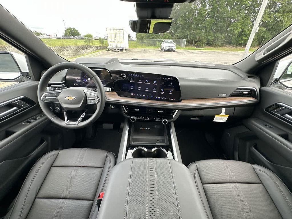 new 2025 Chevrolet Suburban car, priced at $86,225