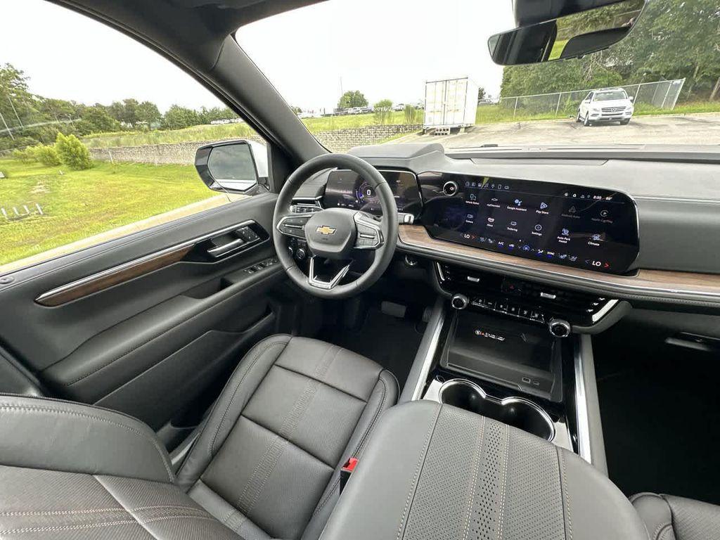 new 2025 Chevrolet Suburban car, priced at $86,225