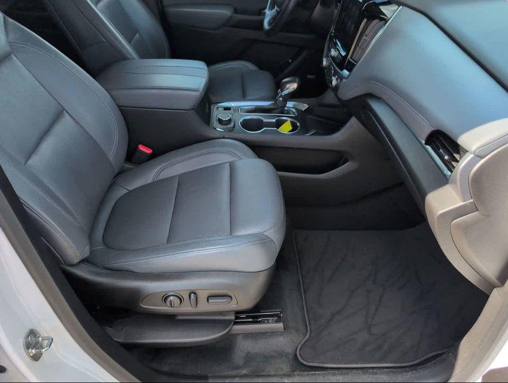 used 2021 Chevrolet Traverse car, priced at $26,993