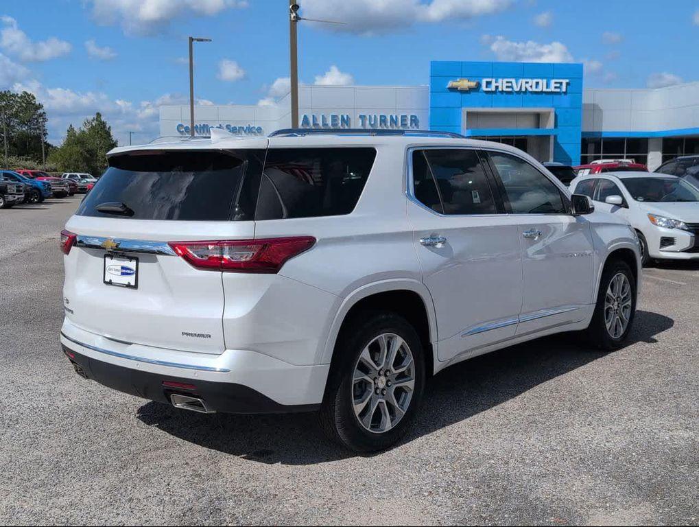 used 2021 Chevrolet Traverse car, priced at $26,993