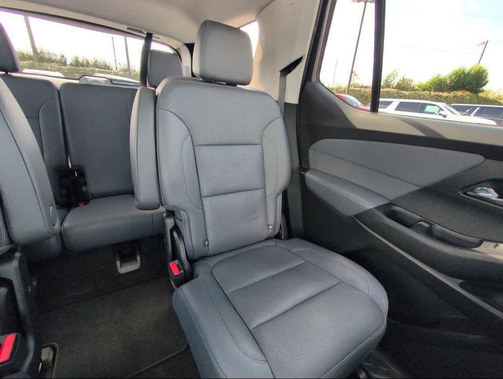 used 2021 Chevrolet Traverse car, priced at $26,993