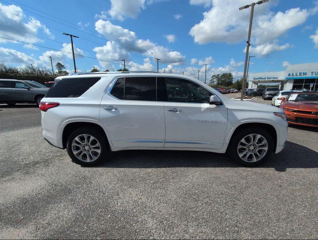 used 2021 Chevrolet Traverse car, priced at $26,993