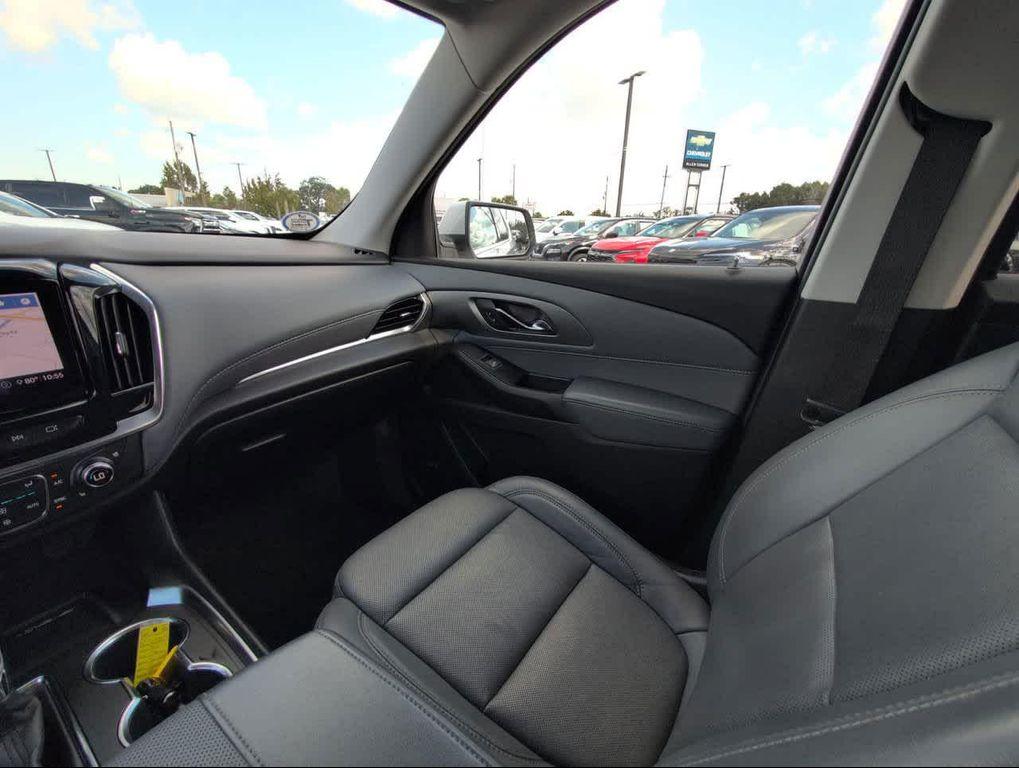 used 2021 Chevrolet Traverse car, priced at $26,993