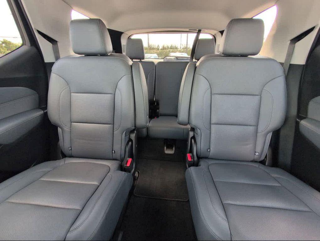 used 2021 Chevrolet Traverse car, priced at $26,993