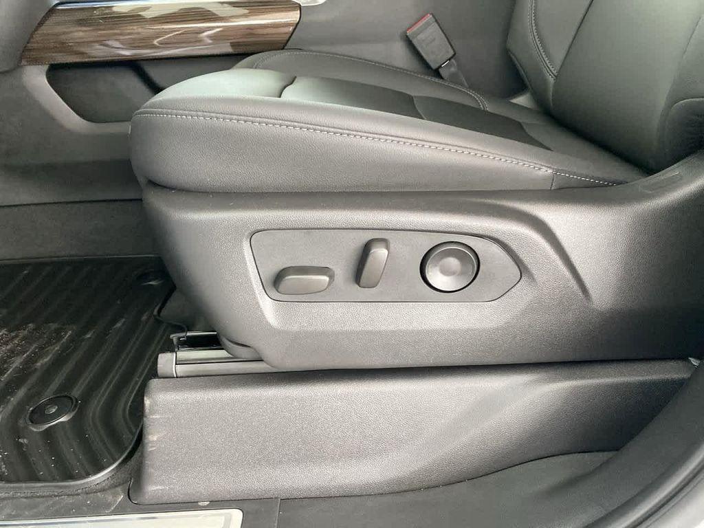 new 2025 Chevrolet Silverado 3500 car, priced at $72,525