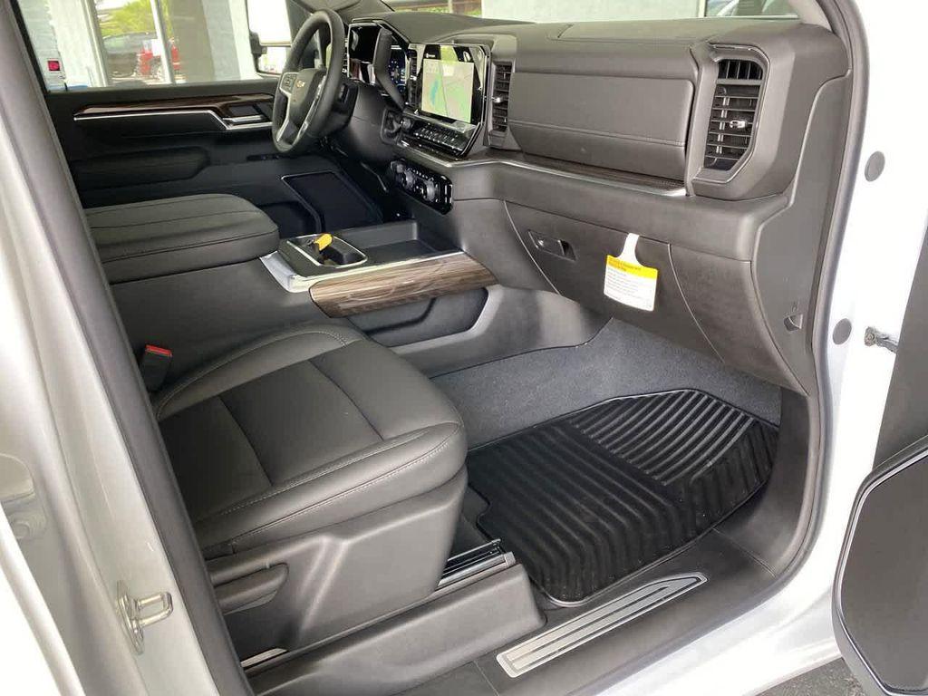 new 2025 Chevrolet Silverado 3500 car, priced at $72,525