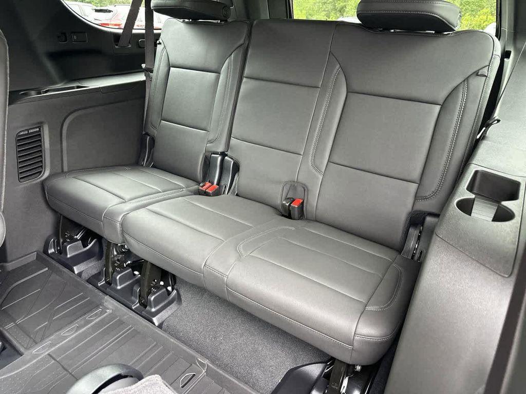 new 2025 Chevrolet Suburban car, priced at $70,486