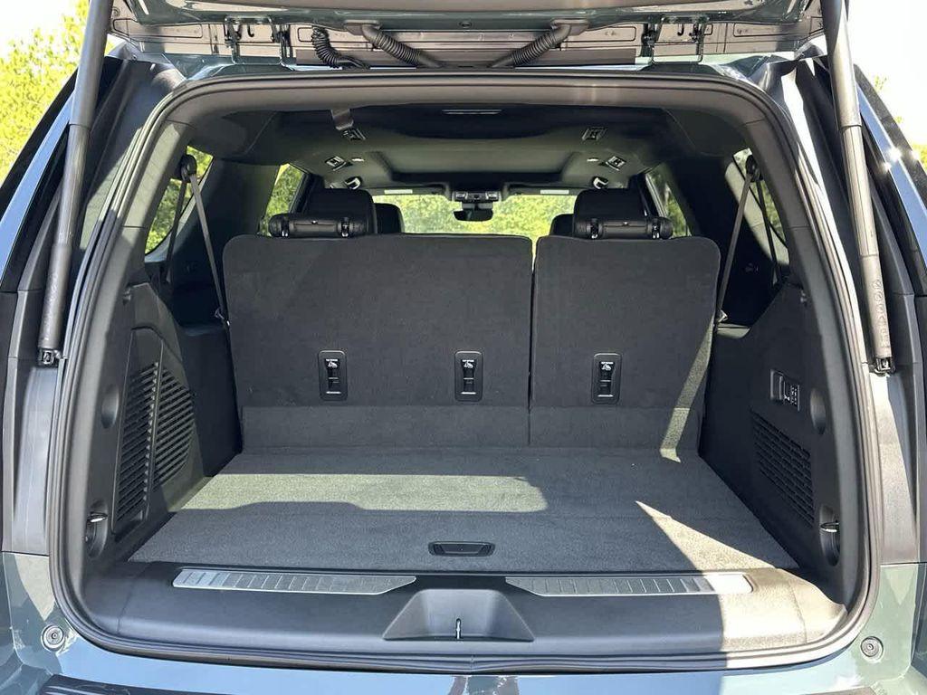 new 2025 Chevrolet Suburban car, priced at $77,272