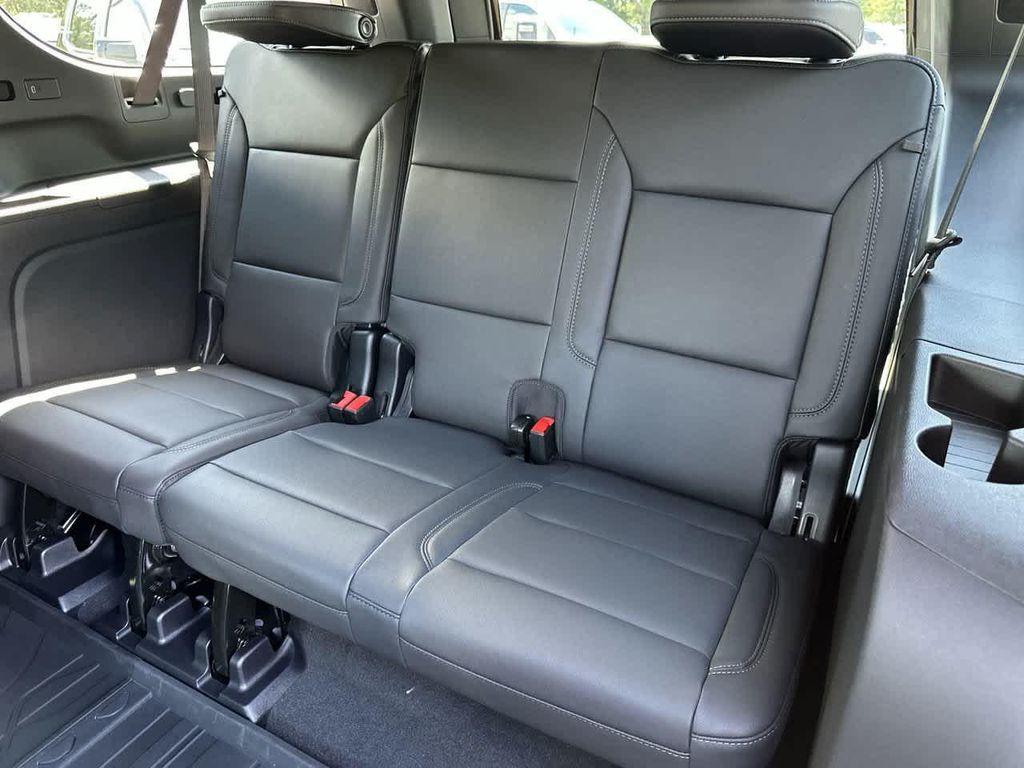 new 2025 Chevrolet Suburban car, priced at $77,272