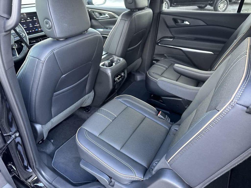 new 2026 Chevrolet Traverse car, priced at $55,290