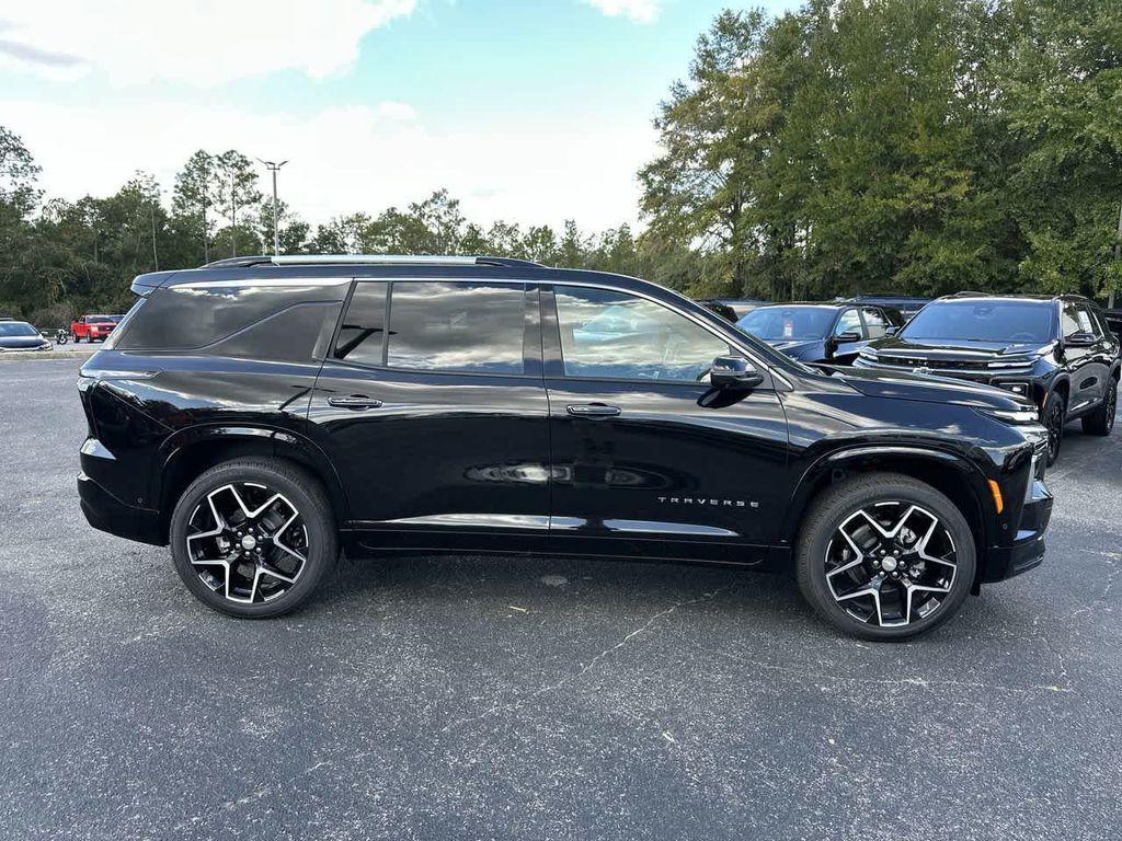 new 2026 Chevrolet Traverse car, priced at $55,290