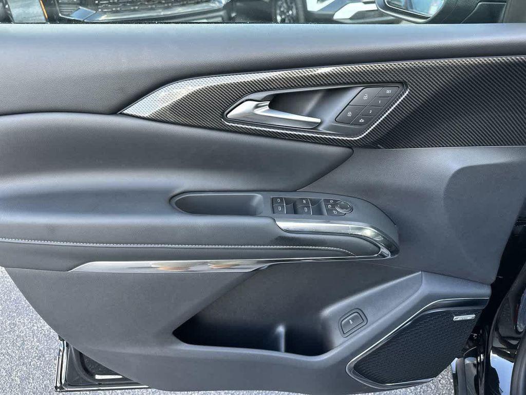 new 2026 Chevrolet Traverse car, priced at $55,290