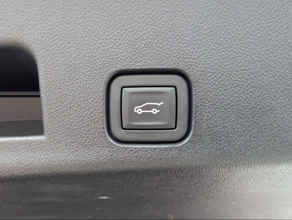 used 2024 Chevrolet Traverse car, priced at $44,341