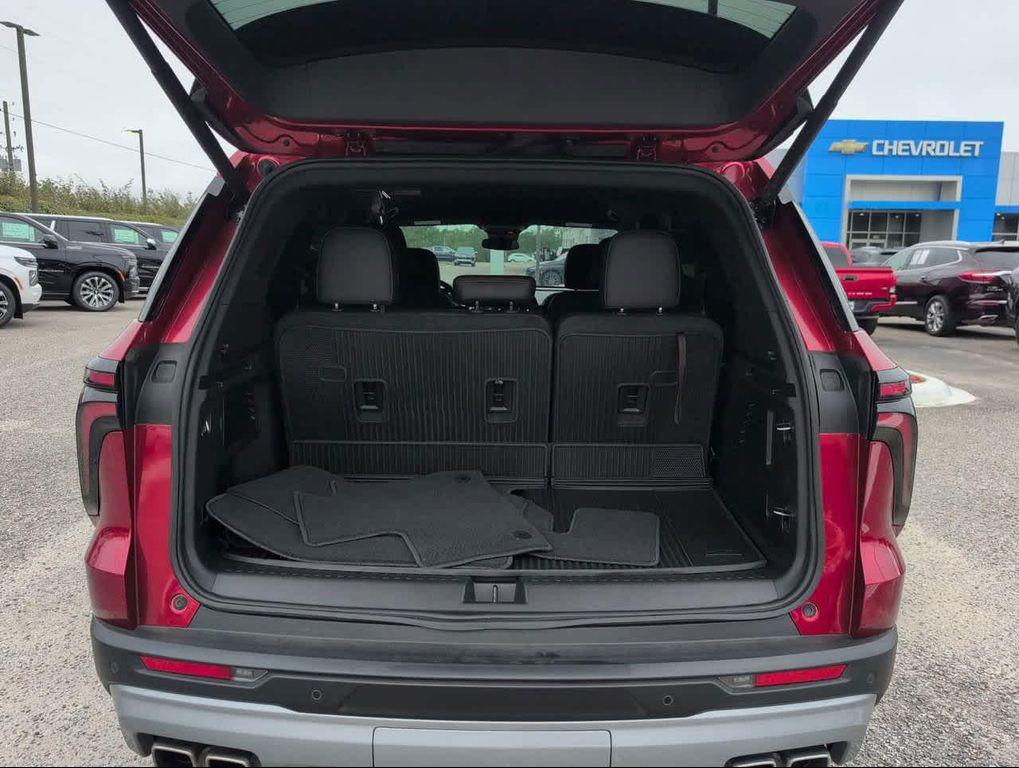 used 2024 Chevrolet Traverse car, priced at $44,341