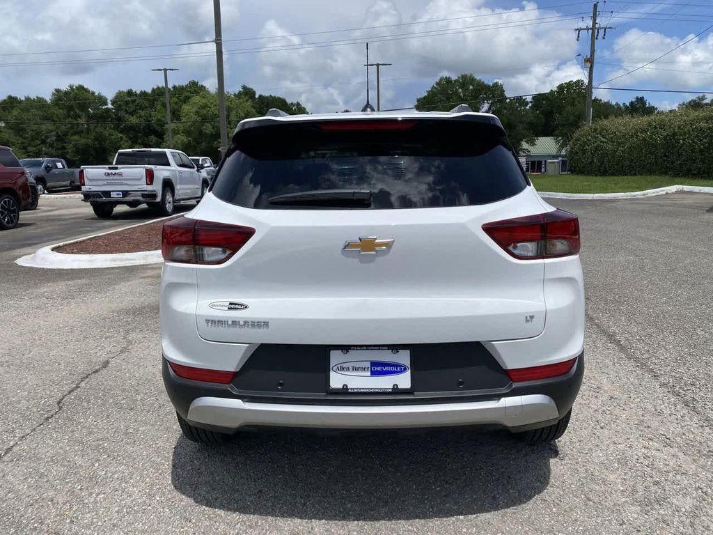 new 2026 Chevrolet TrailBlazer car, priced at $25,931