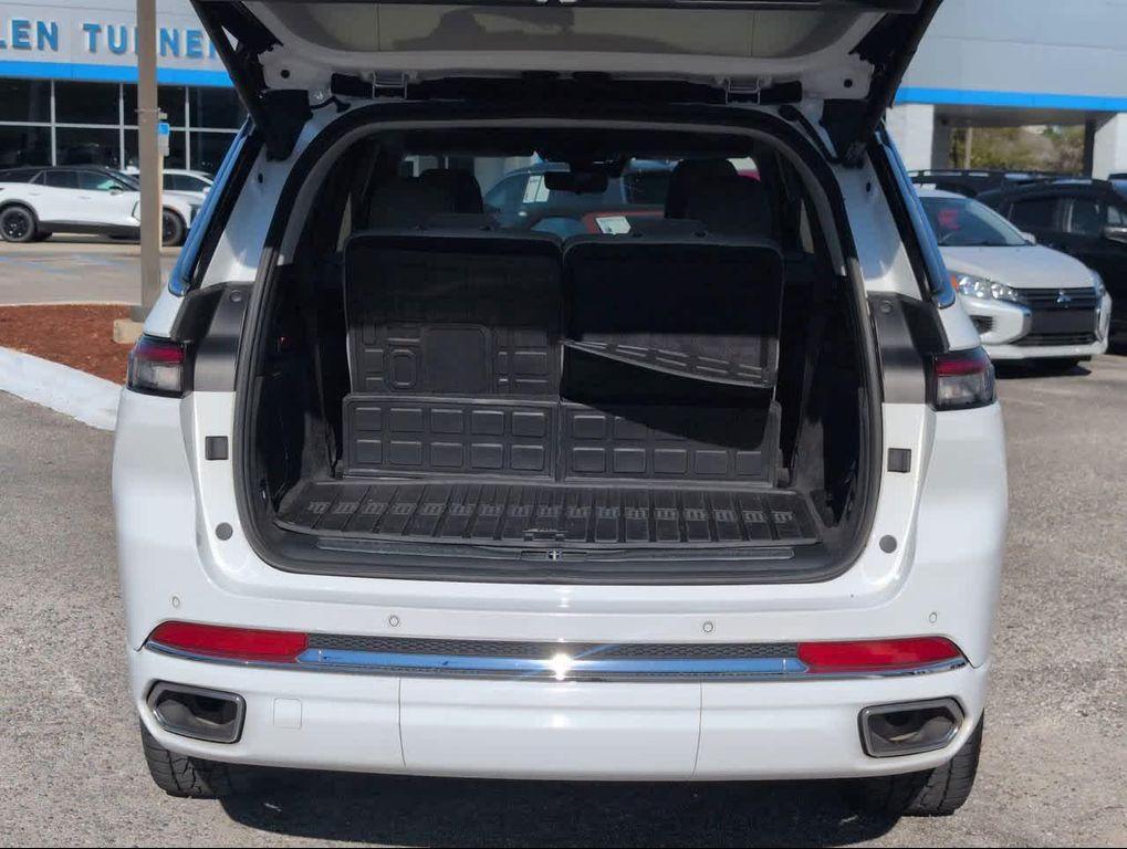 used 2021 Jeep Grand Cherokee L car, priced at $29,992
