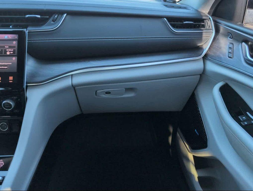 used 2021 Jeep Grand Cherokee L car, priced at $29,992