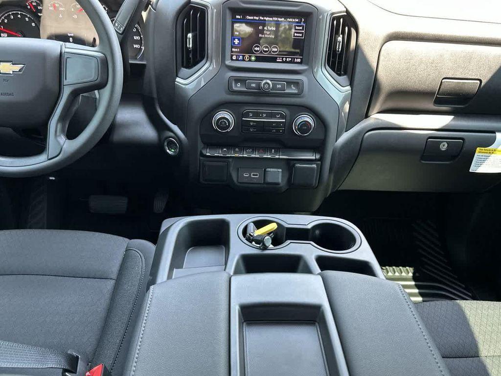 new 2025 Chevrolet Silverado 1500 car, priced at $46,734