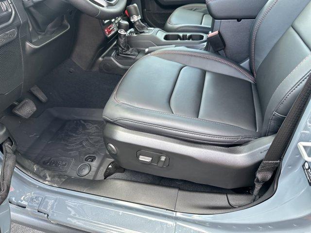 new 2025 Jeep Gladiator car, priced at $60,372