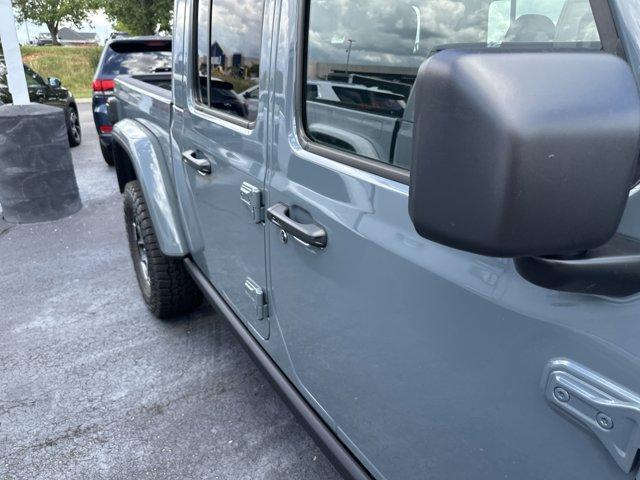 new 2025 Jeep Gladiator car, priced at $60,372