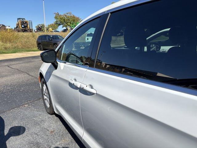 new 2026 Chrysler Pacifica car, priced at $42,935