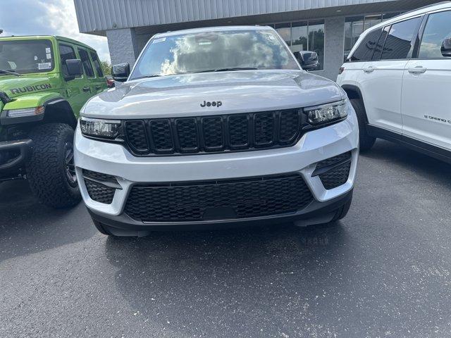 new 2025 Jeep Grand Cherokee car, priced at $47,290