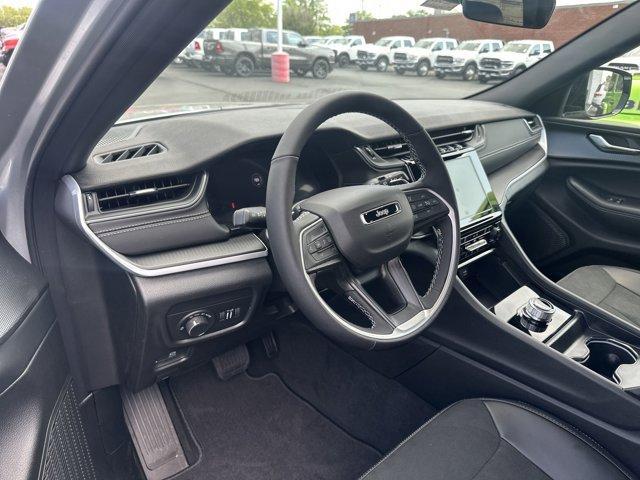 new 2025 Jeep Grand Cherokee car, priced at $47,290