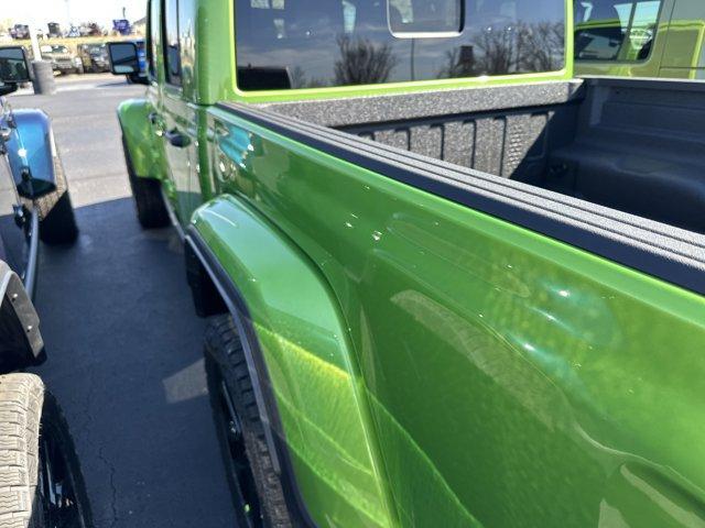 new 2025 Jeep Gladiator car, priced at $43,040
