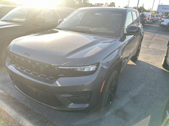 new 2025 Jeep Grand Cherokee car, priced at $46,675