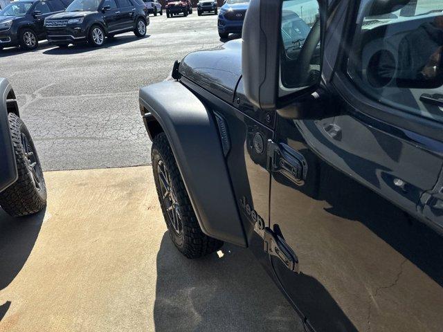 new 2025 Jeep Wrangler car, priced at $51,640