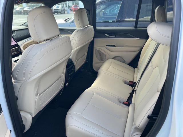 new 2025 Jeep Grand Cherokee car, priced at $47,574