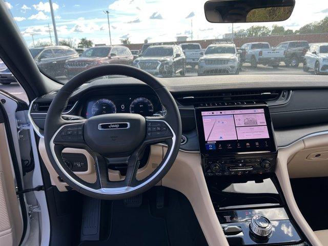 new 2025 Jeep Grand Cherokee car, priced at $47,574