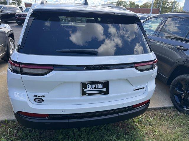 new 2025 Jeep Grand Cherokee car, priced at $47,574