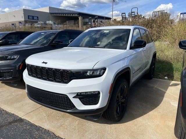 new 2025 Jeep Grand Cherokee car, priced at $47,574