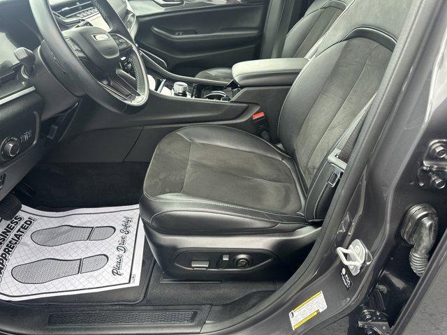 used 2022 Jeep Grand Cherokee car, priced at $35,995