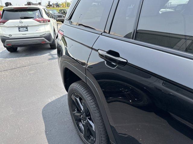 new 2025 Jeep Grand Cherokee car, priced at $55,355