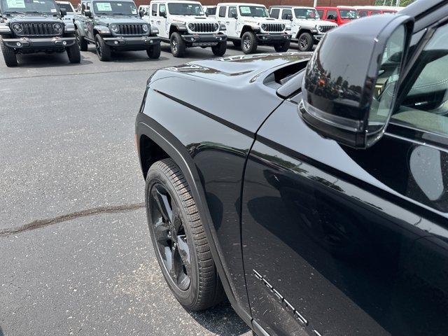 new 2025 Jeep Grand Cherokee car, priced at $55,355