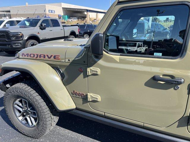 new 2025 Jeep Gladiator car, priced at $62,020