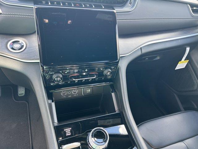 new 2025 Jeep Grand Cherokee car, priced at $48,092