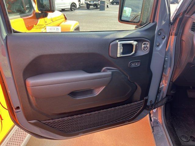 new 2025 Jeep Wrangler car, priced at $50,457