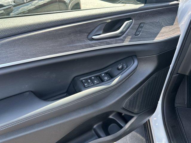 new 2025 Jeep Grand Cherokee car, priced at $54,445