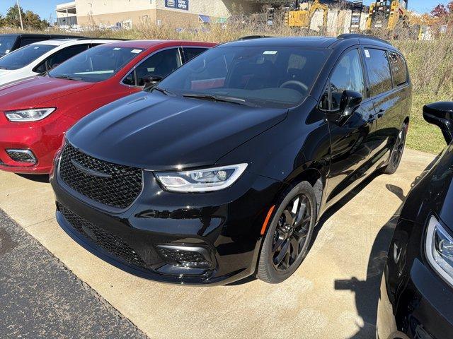 new 2026 Chrysler Pacifica car, priced at $55,904