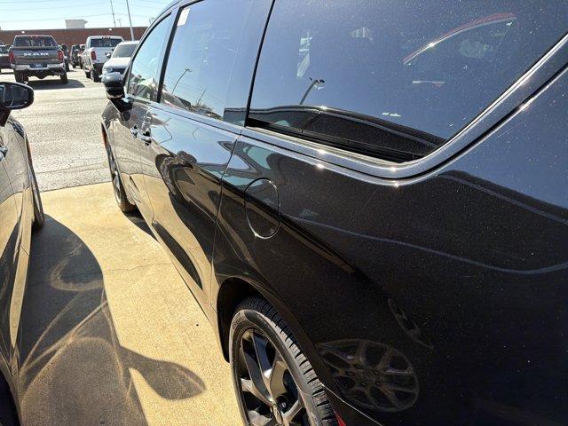 new 2026 Chrysler Pacifica car, priced at $55,904