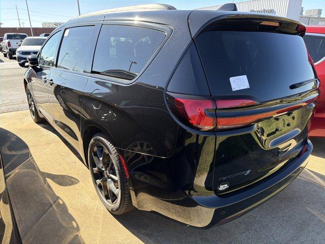 new 2026 Chrysler Pacifica car, priced at $55,904