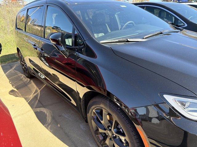 new 2026 Chrysler Pacifica car, priced at $55,904